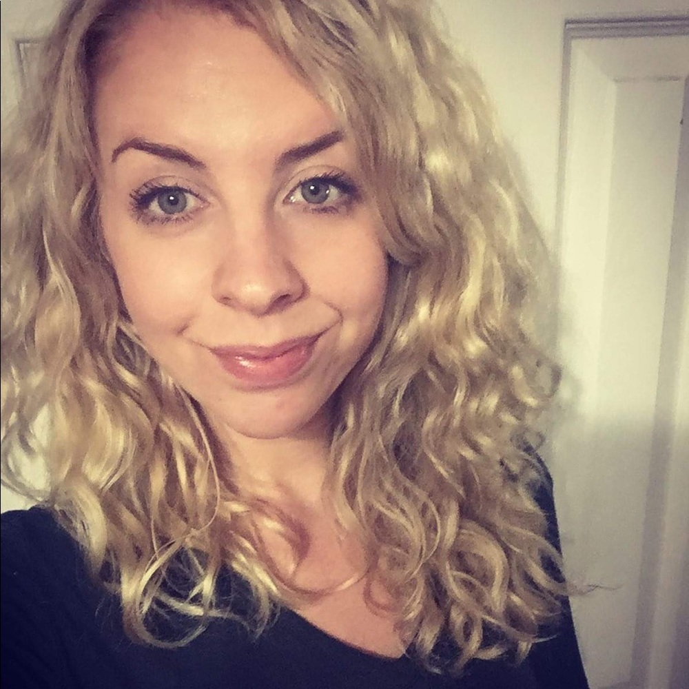 Meet your Posher, Elizabeth